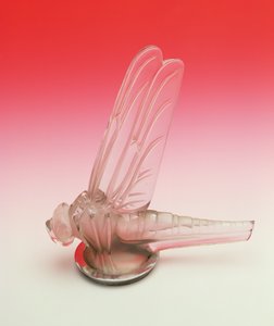 Mascotte per auto di Lalique a forma di libellula con ali aperte